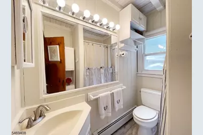 16 Lakeview Rd, Hopatcong, NJ 07843 - Photo 22