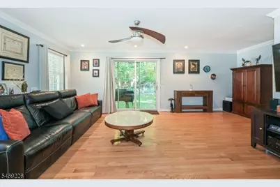 55 Briarwood Rd, Wayne, NJ 07470 - Photo 12