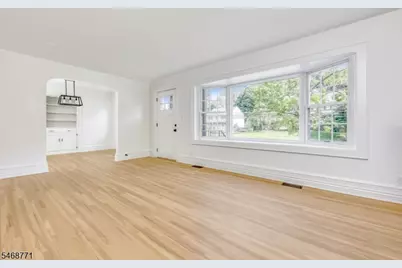 924 Franklin Ave, Franklin Lakes, NJ 07417 - Photo 4