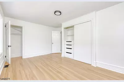 924 Franklin Ave, Franklin Lakes, NJ 07417 - Photo 10