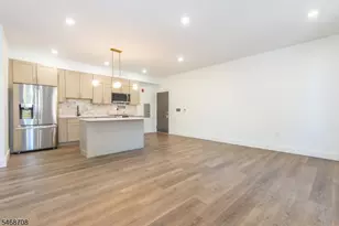 21 Lincoln Park, Newark, NJ 07102 - Photo 2