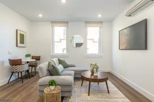 21 Lincoln Park, Newark, NJ 07102 - Photo 2