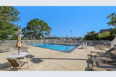 1077 River Rd #205, Edgewater, NJ 07020 - Photo 14