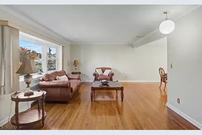 136 Headley Ter, Union Township, NJ 07083 - Photo 6