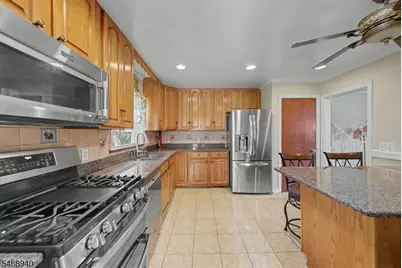 136 Headley Ter, Union Township, NJ 07083 - Photo 16