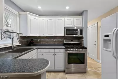 214 Floral St, Roselle, NJ 07203 - Photo 12