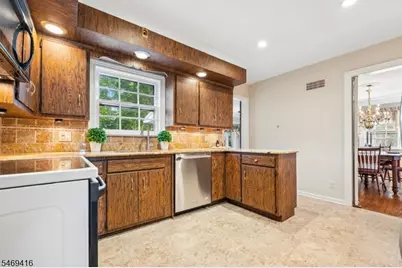 85 Chelsea Rd, Clifton, NJ 07012 - Photo 14