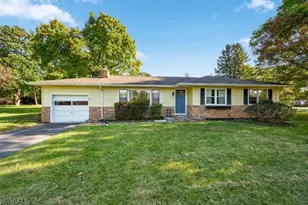 3 Meadowbrook Rd, Raritan Township, NJ 08822 - Photo 1