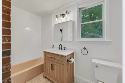 370 Sicomac Ave, Wyckoff Township, NJ 07481 - Photo 8