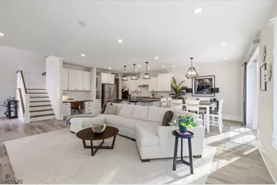 22 Aspen Dr, Cedar Grove Twp., NJ 07009 - Photo 8