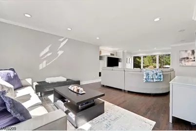 4 Tremont Ter, Livingston, NJ 07039 - Photo 4