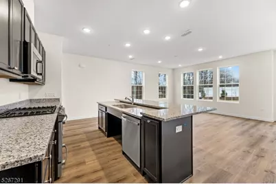 86 Depot Way, Dunellen, NJ 08812 - Photo 4
