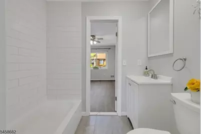 105 Wimbledon Sq, Washington Township, NJ 07840 - Photo 20