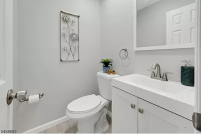 105 Wimbledon Sq, Washington Township, NJ 07840 - Photo 12