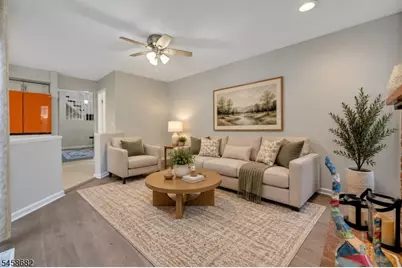 105 Wimbledon Sq, Washington Township, NJ 07840 - Photo 6