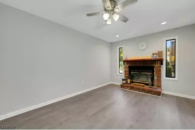 105 Wimbledon Sq, Washington Township, NJ 07840 - Photo 8
