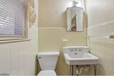 37 Gould Pl, Caldwell, NJ 07006 - Photo 16