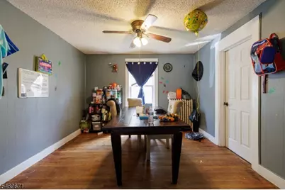 427 Robins St, Roselle, NJ 07203 - Photo 6