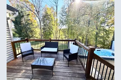 8 Hillside Ct East, Morris Plains, NJ 07950 - Photo 18