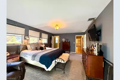 8 Hillside Ct East, Morris Plains, NJ 07950 - Photo 12