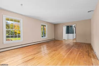88 Old Farmers Rd, Washington Township, NJ 07853 - Photo 6
