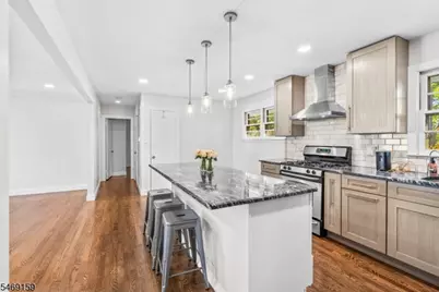 58 Hilltop Ter, Bloomingdale, NJ 07403 - Photo 8