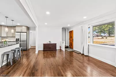 58 Hilltop Ter, Bloomingdale, NJ 07403 - Photo 4
