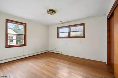 418 Chain O Hills Rd, Woodbridge Township, NJ 07067 - Photo 18