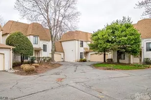 71 Park Gate Dr, Edison, NJ 08820 - Photo 1