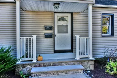 44 Ekings Ave, Hawthorne, NJ 07506 - Photo 4