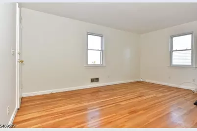 44 Ekings Ave, Hawthorne, NJ 07506 - Photo 8