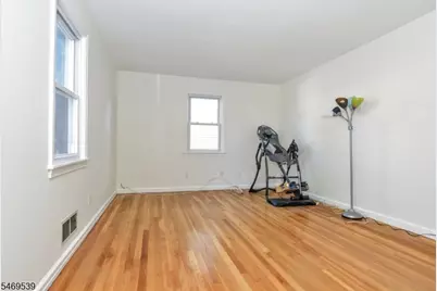 44 Ekings Ave, Hawthorne, NJ 07506 - Photo 6