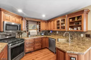 32 Lakeside Dr E, Liberty Township, NJ 07823 - Photo 18