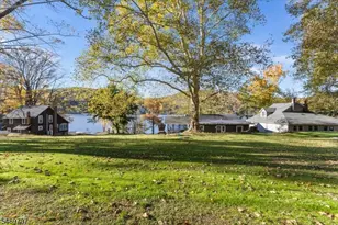 32 Lakeside Dr E, Liberty Township, NJ 07823 - Photo 30