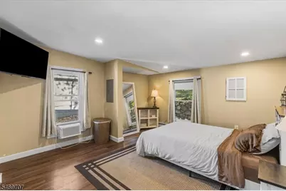 32 Lakeside Dr E, Liberty Township, NJ 07823 - Photo 20