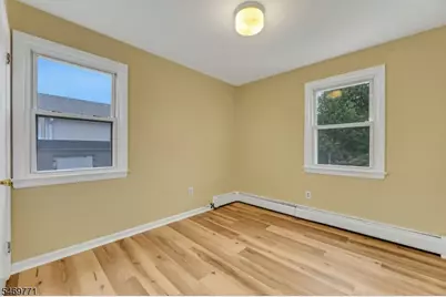343 Wagaraw Rd, Hawthorne, NJ 07506 - Photo 38
