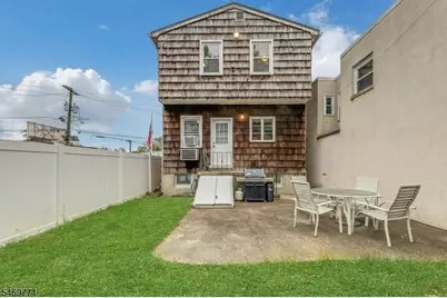 343 Wagaraw Rd, Hawthorne, NJ 07506 - Photo 26