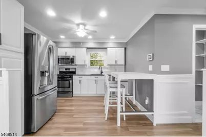 231 Philip Ave, Elmwood Park, NJ 07407 - Photo 8