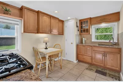 38 Nomahegan Ct, Cranford Township, NJ 07016 - Photo 32