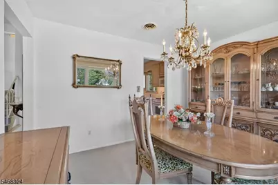 38 Nomahegan Ct, Cranford Township, NJ 07016 - Photo 12