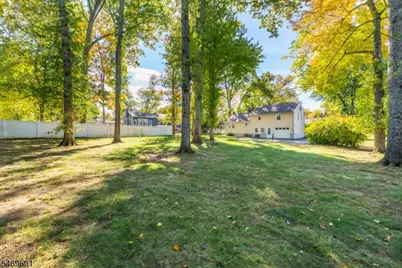 33 Weaver Pl, East Hanover Township, NJ 07936 - Photo 2