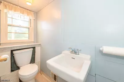 33 Weaver Pl, East Hanover Township, NJ 07936 - Photo 8