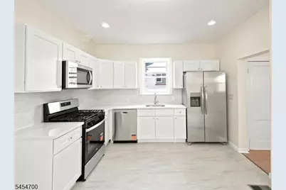 359 S 18th St, Newark, NJ 07103 - Photo 14