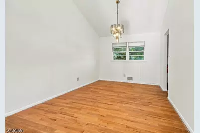 75 Tammy Pl, Woodbridge Township, NJ 08830 - Photo 10