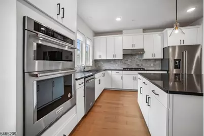 9 Haralson Ct, Livingston, NJ 07039 - Photo 10