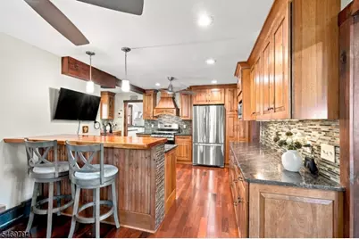 14 Balsam Pkwy, Sparta Township, NJ 07871 - Photo 20