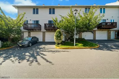 16 Westervelt Pl, Passaic, NJ 07055 - Photo 2