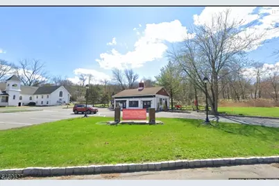 625 Meyersville Rd, Long Hill Township, NJ 07933 - Photo 2