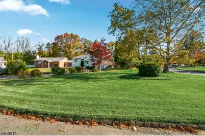 304 Lilac Ct, Bridgewater, NJ 08807 - Photo 4