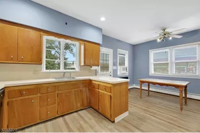 343 Wagaraw Rd, Hawthorne, NJ 07506 - Photo 16